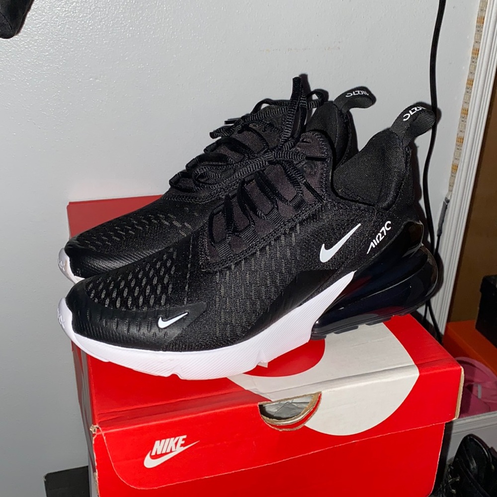 Nike air max 270 (Gs) in black and white